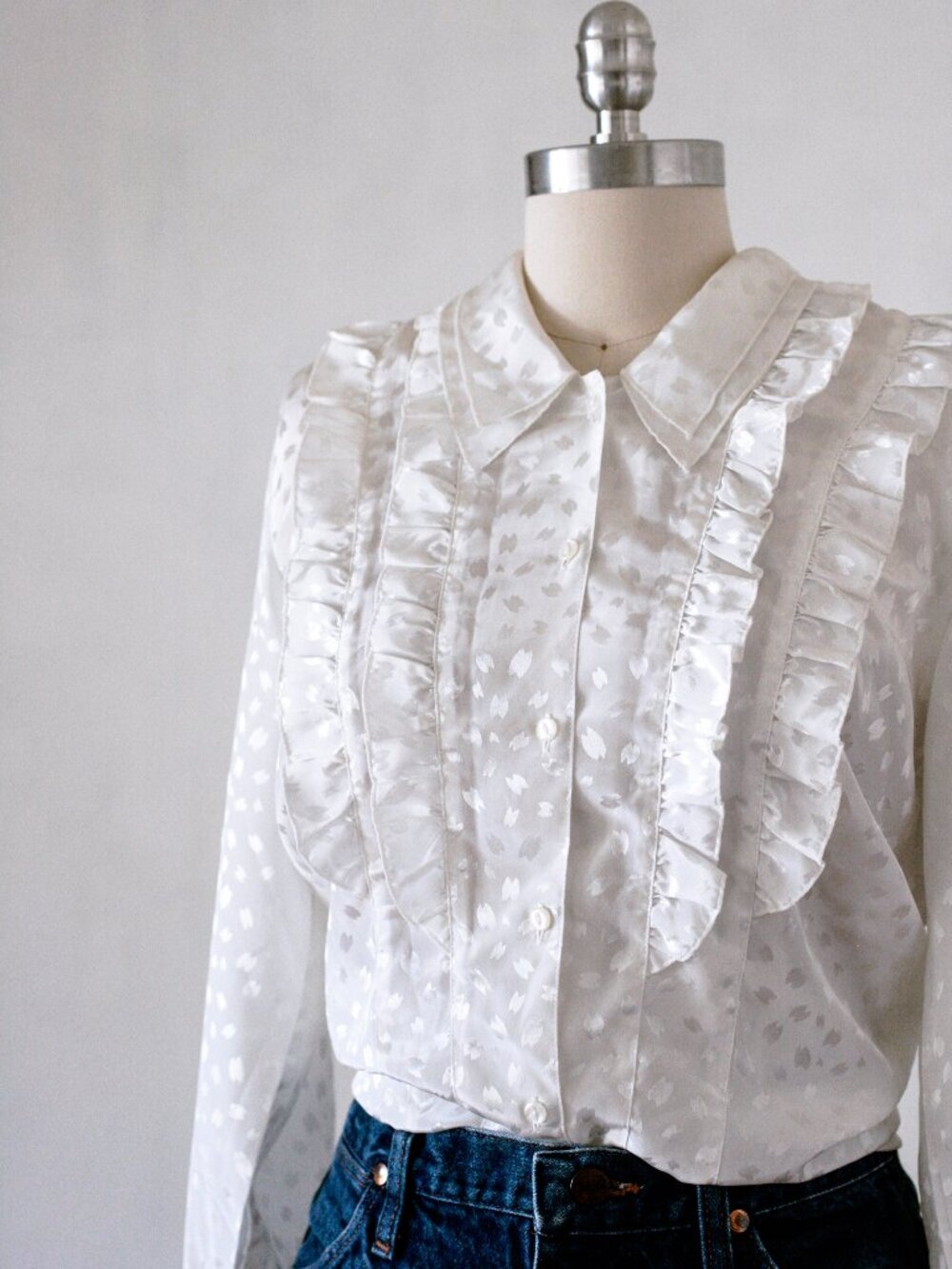 80's Motomachi White Ruffled Blouse - Picture 2 of 4
